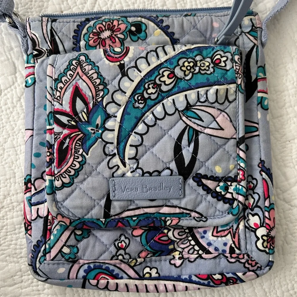 Vera Bradley RFID crossbody bag in Makani paisley pattern. Nice used shape! - Picture 2 of 15